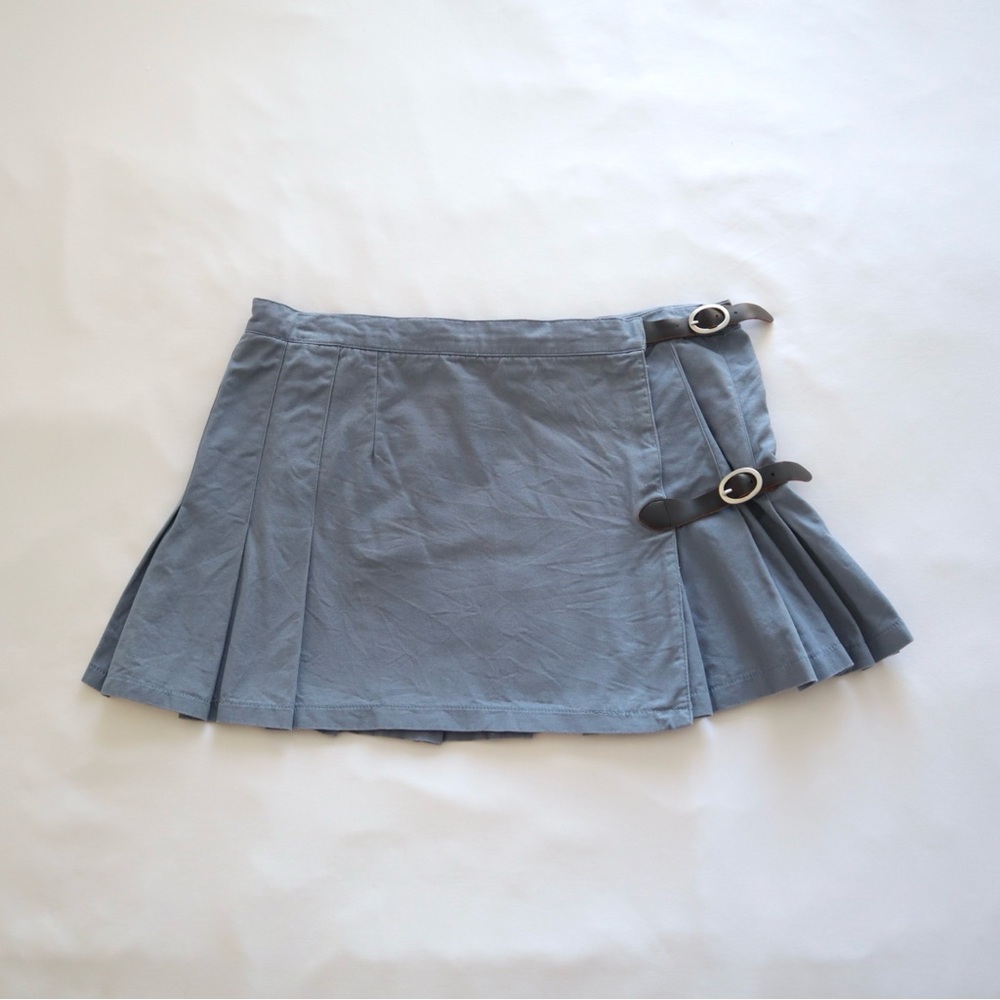 Brandy Melville blue pleated skirt